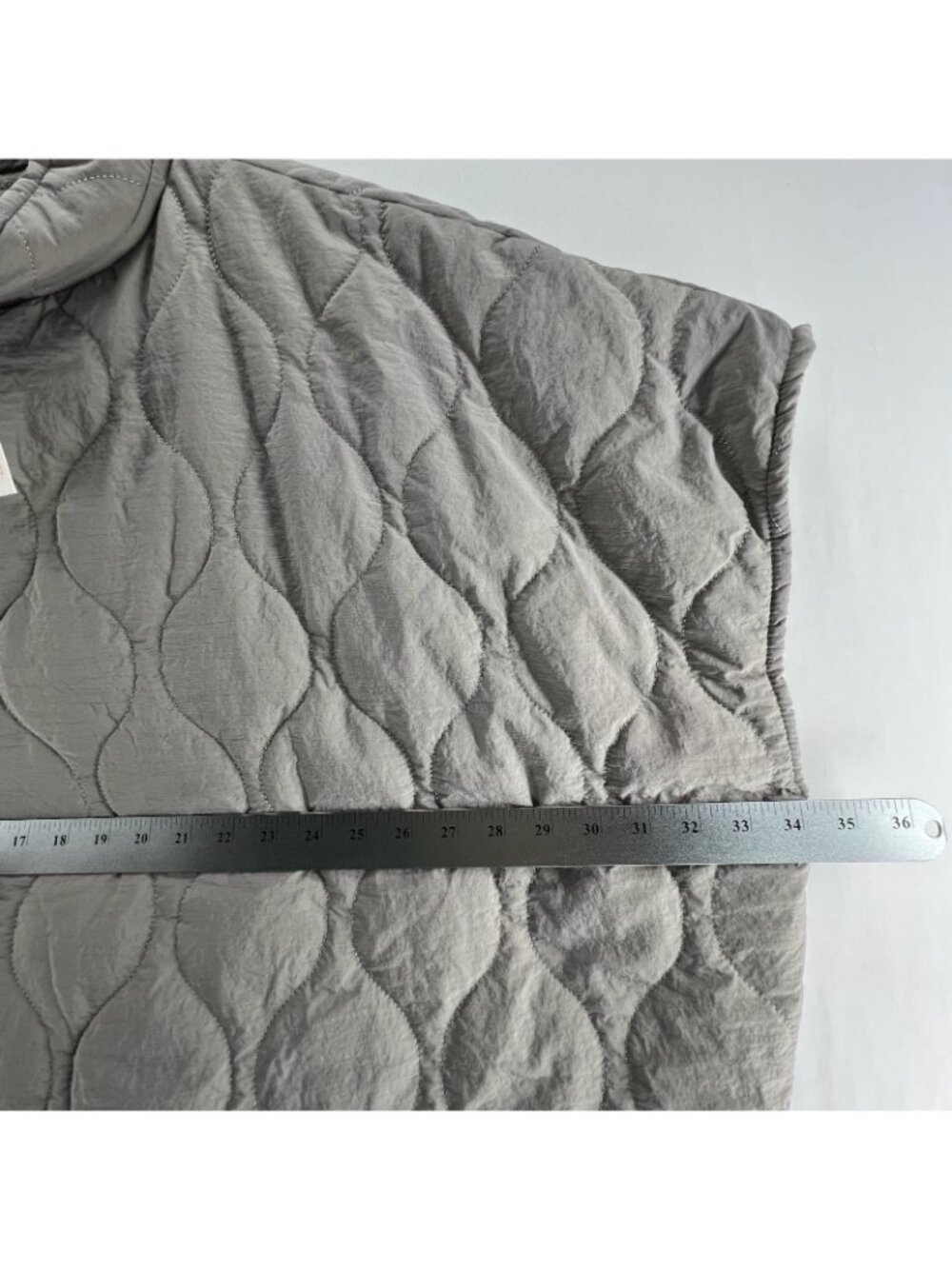 World Market Quilted Fleece Cowl Neck Poncho Womens One Size Oversized Boxy Gray - Picture 4 of 13